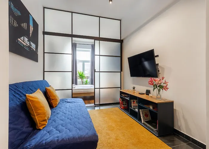 Glam Central Apartment